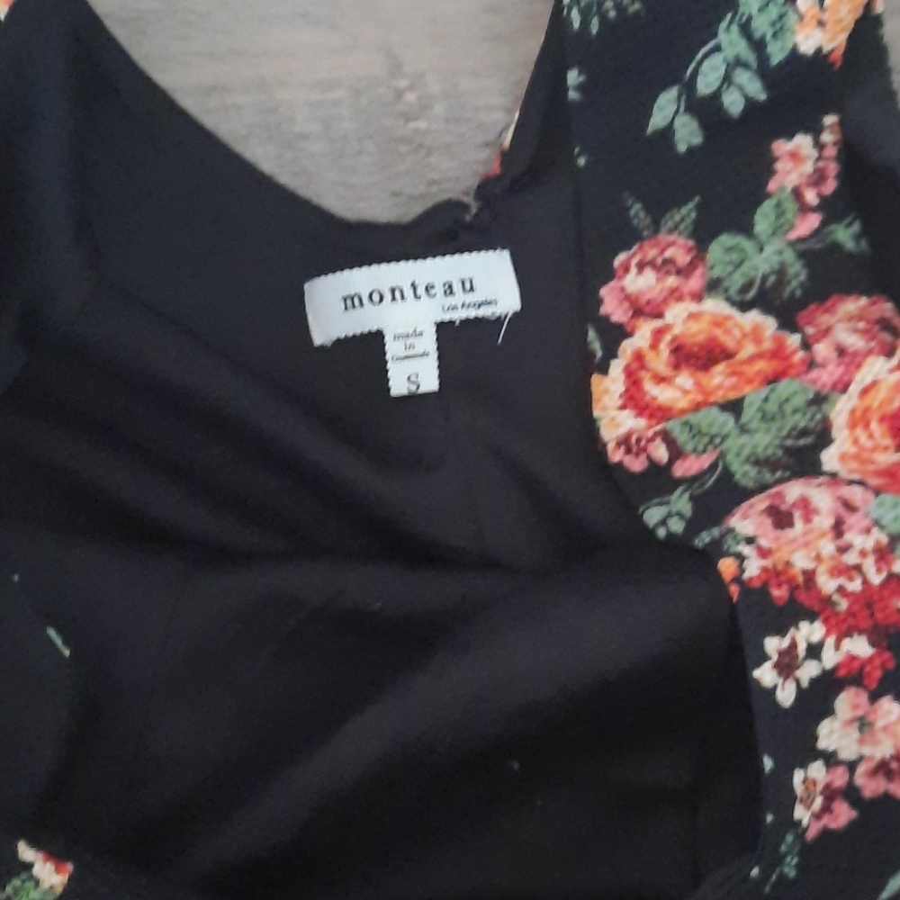Dress‎ - Picture 3 of 6